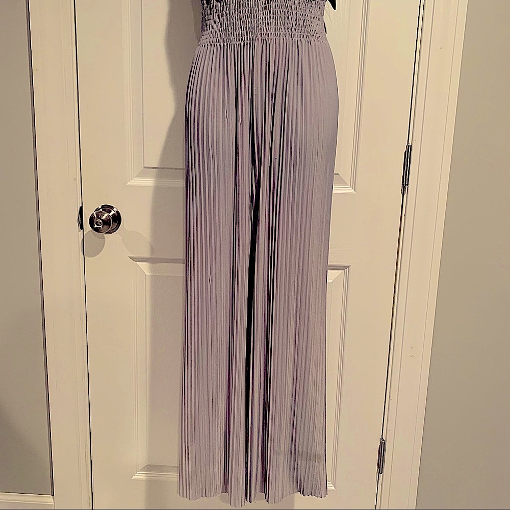 Pleated V-Neck Wide-Leg Jumpsuit in Light Gray - Picture 4 of 8